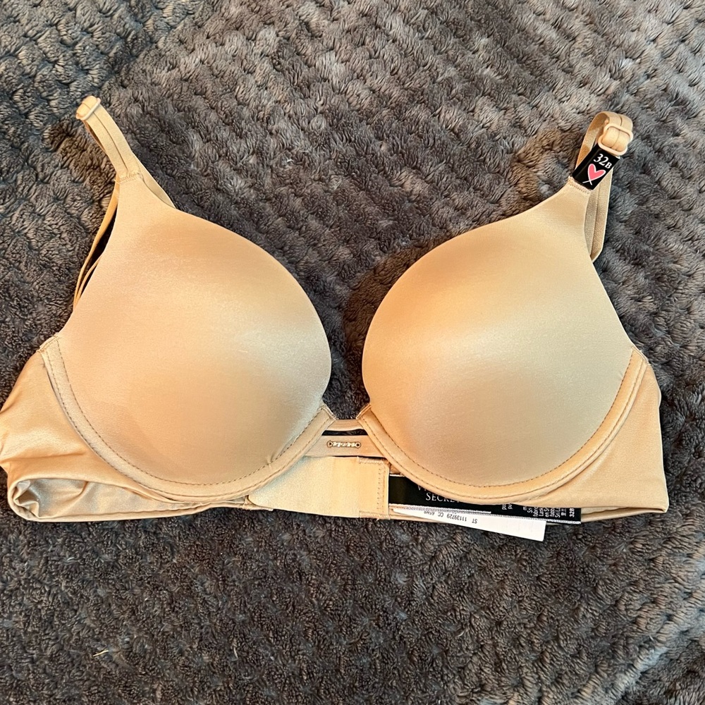 NWT Victoria’s Secret Very Sexy Push-Up Bra